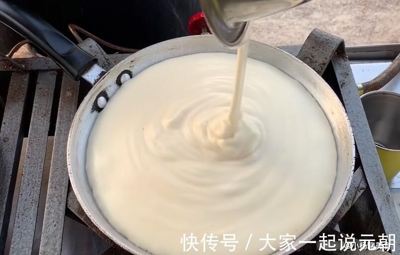 煮鸡蛋|“鸡蛋”这样做太香了,5个鸡蛋放锅里煎,出锅比蛋糕还松软好吃!
