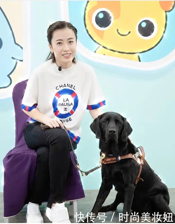 印花|甘比越发有“贵妇气质”,穿印花雪纺连衣裙优雅知性,气质提升了