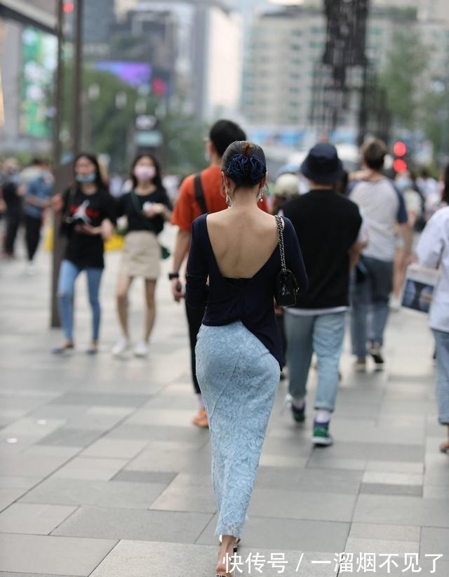 长袖|时尚黑色长袖T恤，特显气质，女人味十足