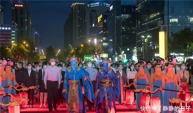 我们用最高“国礼”向英雄致敬!