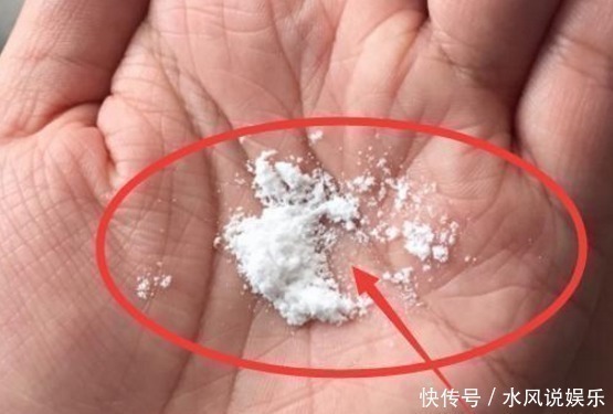 小苏打|每天拖地3次还是脏老保姆给你支个招，半个月都不用再拖地