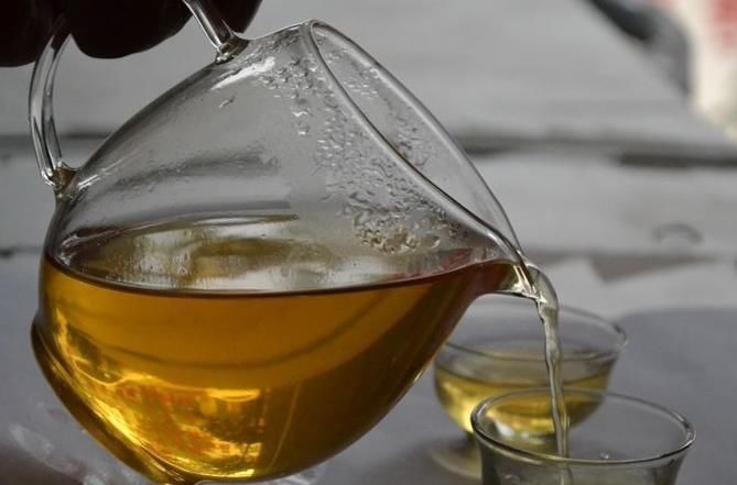 四不碰|双脚是肝脏健康的“报警器”,有4个症状,说明肝在变“坏”