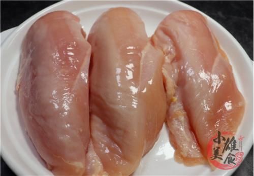 买鸡胸肉时,见到这三种先别着急买了,超市员工从不给家人吃