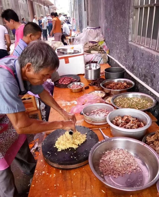 农村|带城里媳妇回农村喝喜酒,花了30份子钱,一上菜她哭了
