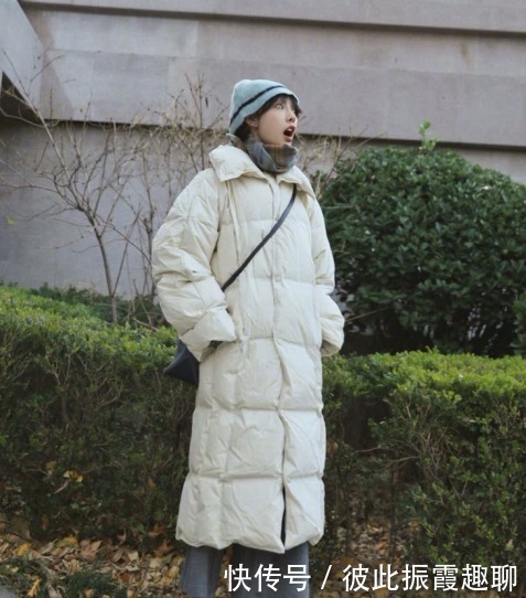 款式|白百合的羽绒服穿搭不显臃肿还耐看!款式基础配色清新,保暖好看