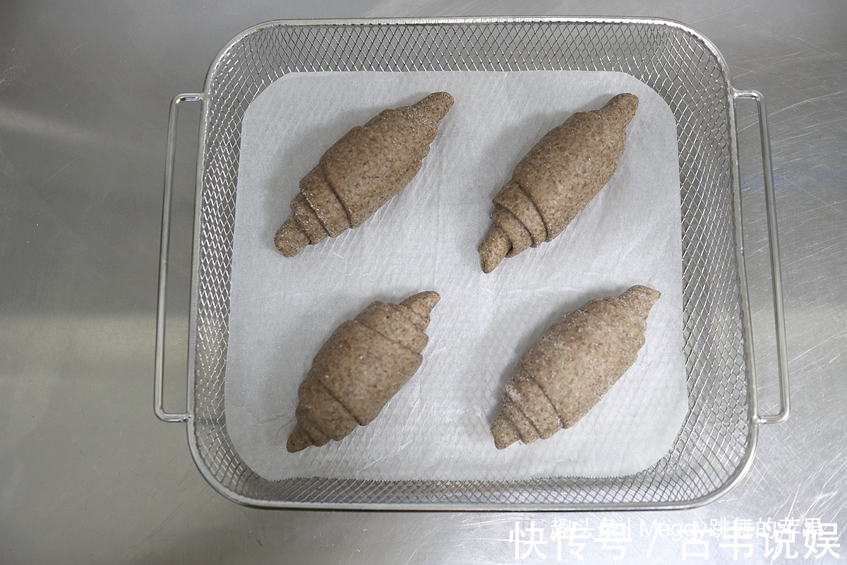 黄油|100全麦吐司和盐卷,清肠刮油升糖慢,中老年人早餐最爱
