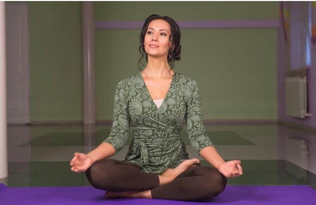 牙齿|女性开始衰老时,身体会出现“3松2大1臭”,若都不占,值得庆贺