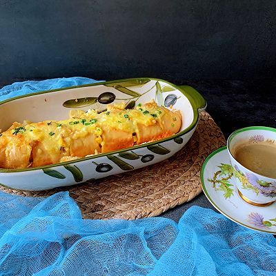 金枪鱼芝士夹馅法棍