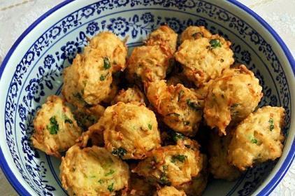  萝卜|炸萝卜丸子时，面粉不可少，再加这3样，外酥里嫩，天天吃不腻