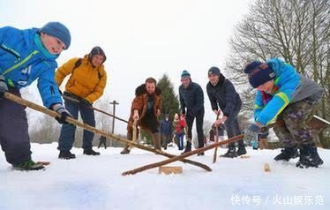 奥地利再解封 民众扎堆购物