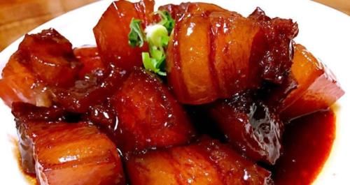 做红烧肉时，不要直接上锅炖，多做一步，肉质鲜美软烂，还不柴