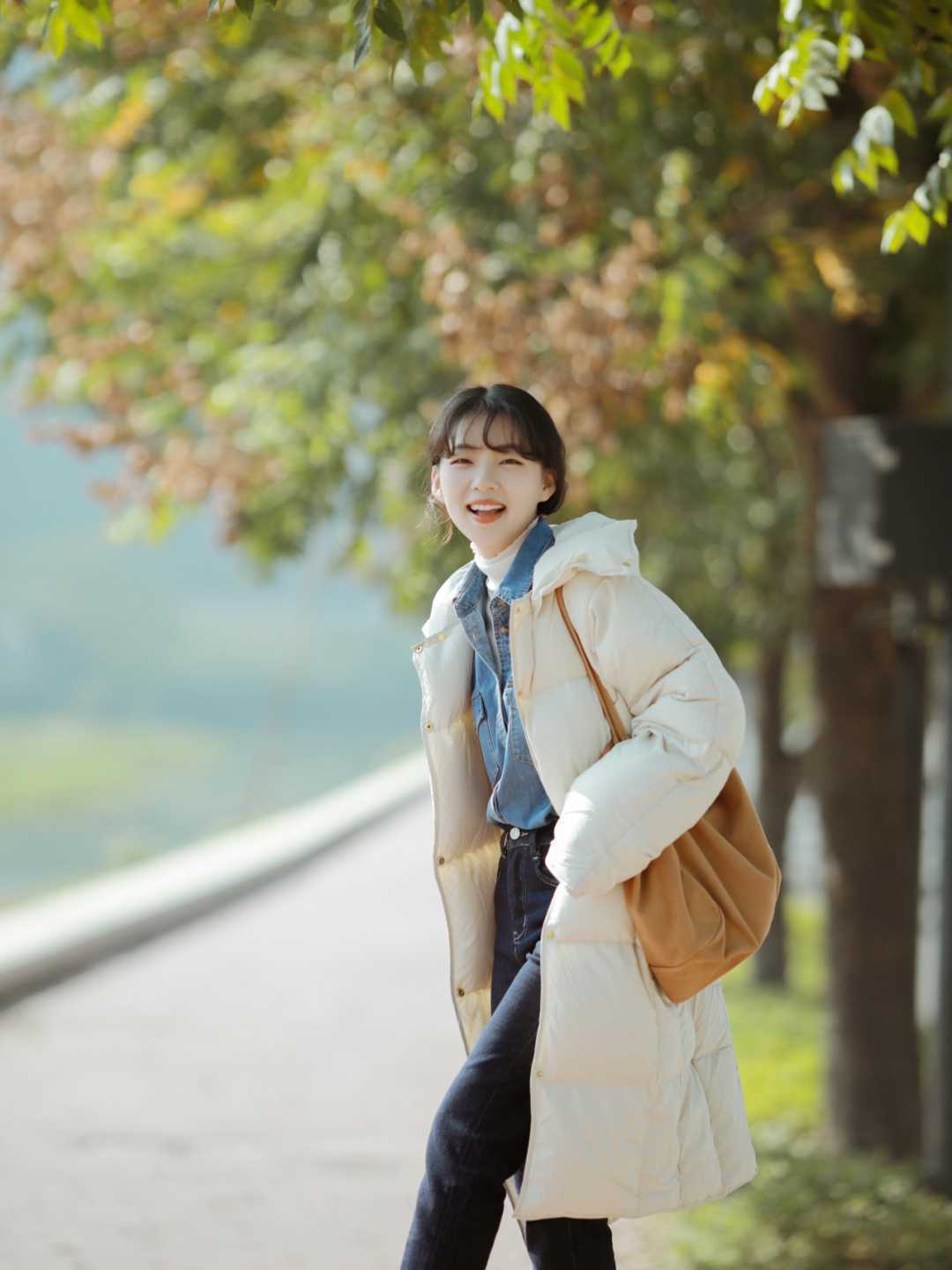 浅蓝色|真正聪明的小个子女生,羽绒服都这么穿显高显瘦,保暖舒适又洋气