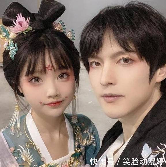 高手|爸媽都是玩COS的高手是啥體驗?3歲萌寶在漫展中長大,手辦當玩具