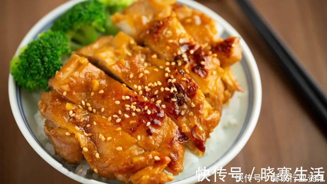 蒜瓣|家有电饭锅就能做！不放油、不加水，一撕脱骨，连吃8个都不够！