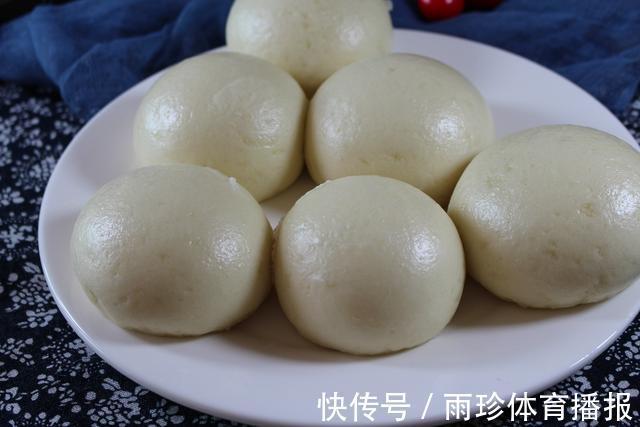 保鲜膜|天冷发面有诀窍，酵母粉里多加1味，面团蓬松，一个小时发满盆