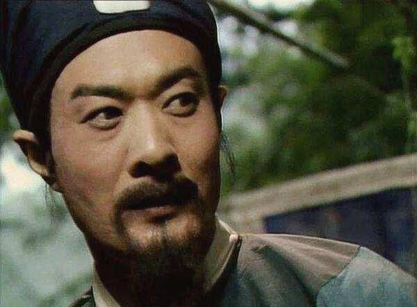 贾雨村|本想搞好官的贾雨村,却越来越作恶多端,正中间发生什么事呢