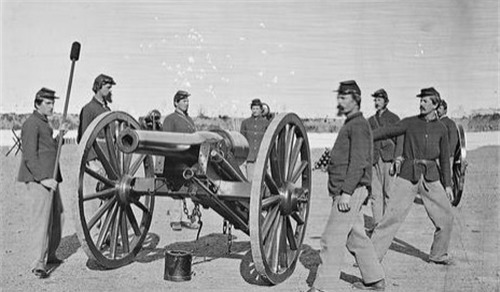 战争|60岁老父亲目睹儿子遭杀害，孤身持枪踏上复仇路，狙杀130名士兵