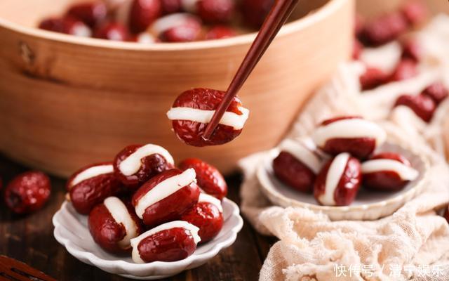 女人补气血的“小零食”,做法很简单,每天来几颗,健康又营养