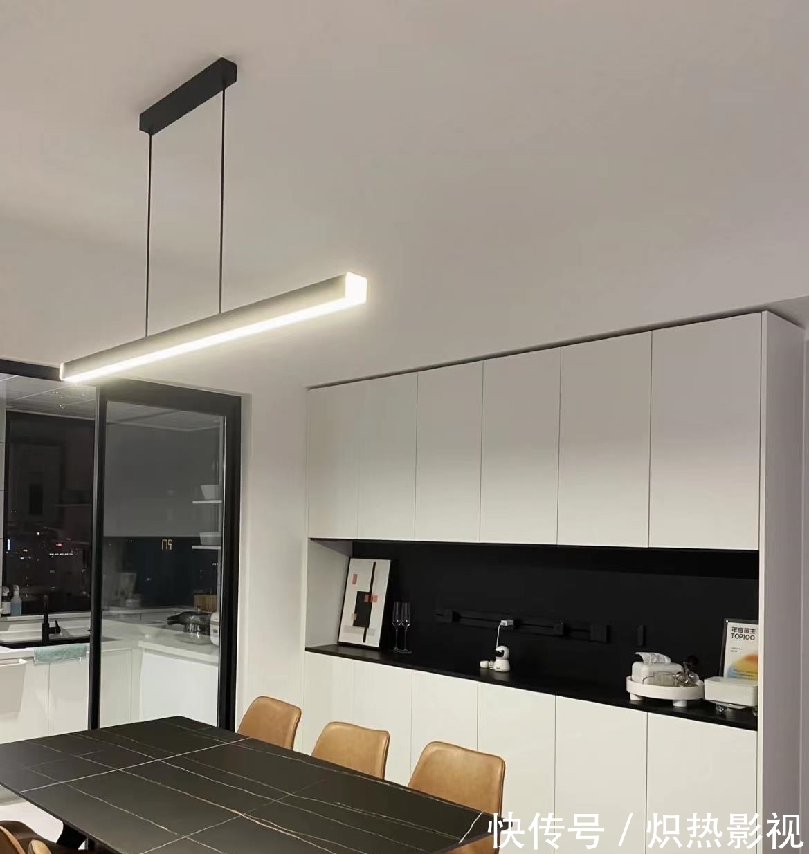 收纳|110㎡简约风,花费10W做橱柜,全屋“空无一物”,太舒适了