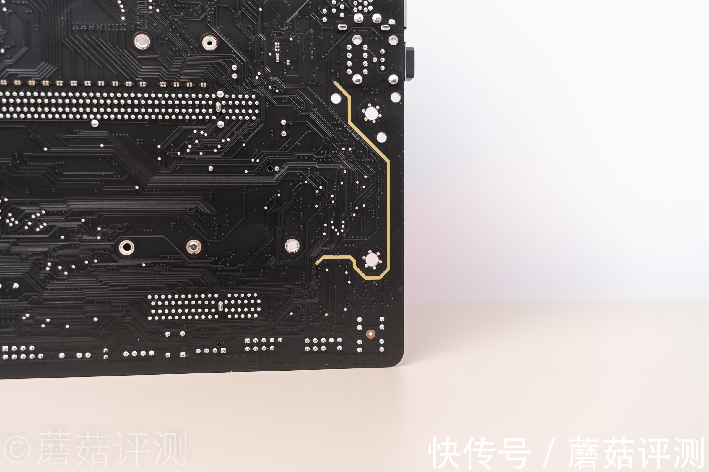 技嘉|外观出色，细节配置上乘、技嘉雪雕B660M AORUS PRO AX 主板评测