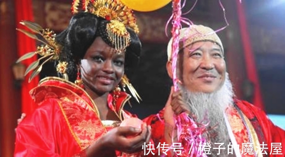 出家$画家杨彦53岁花四千万娶24岁非洲娇妻,60岁出家,他为何这样做?