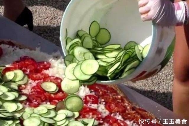 吃掉|商家称吃掉汉堡,就能获得一套超豪华的别墅,没人尝试