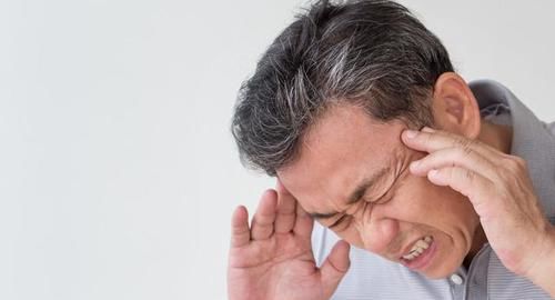 耳鸣 头痛可能是扁桃腺癌 这8大症状发作超过两周就要注意啦 快资讯