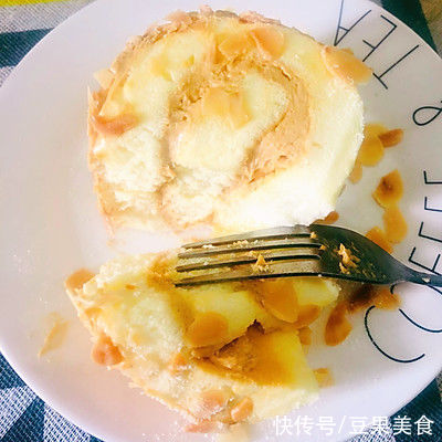 吃一次就上瘾的焦糖杏仁咸奶油蛋糕卷