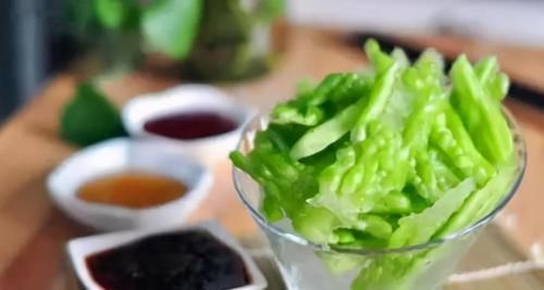 苦瓜|女性想要变年轻，常吃3物，刮油消脂、消除疲劳，提高免疫力