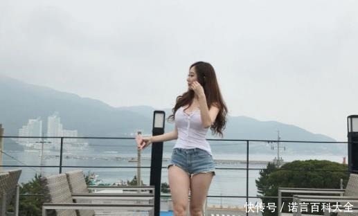 美女|自由美搭的牛仔裤美女,身姿曼妙,魅力百分百!