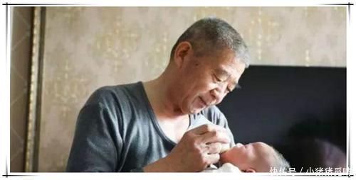 高龄|那个67岁高龄产子,称有养老金不怕的老人,一家人现在过得如何