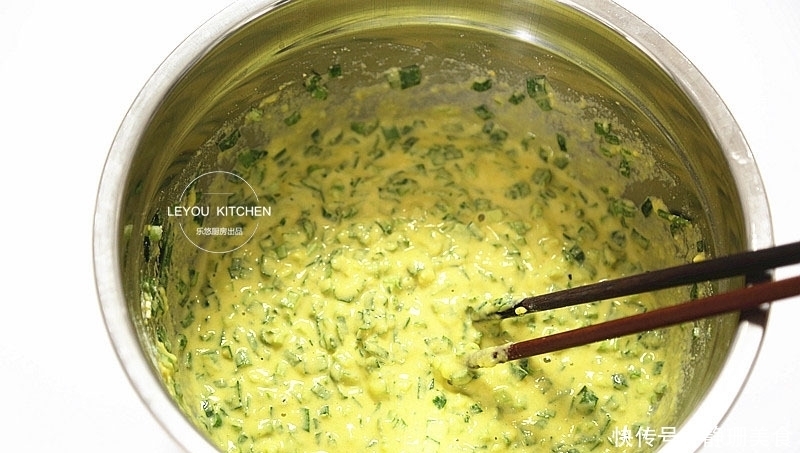 10分钟粗粮早餐饼,拌好面糊就能烙,吃过一次,天天想做