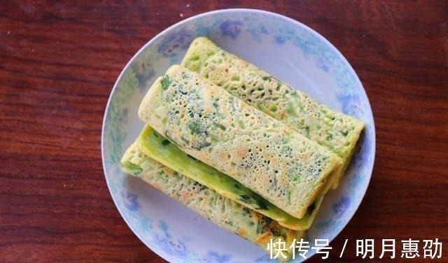 菠菜蛋饼|早餐吃它太方便了!十分钟出锅,孩子特喜欢,吃了个头蹭蹭长!