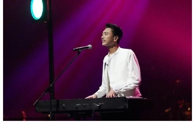 张楚的“天真”让华少很尴尬，《闪光的乐队》赛制被打脸