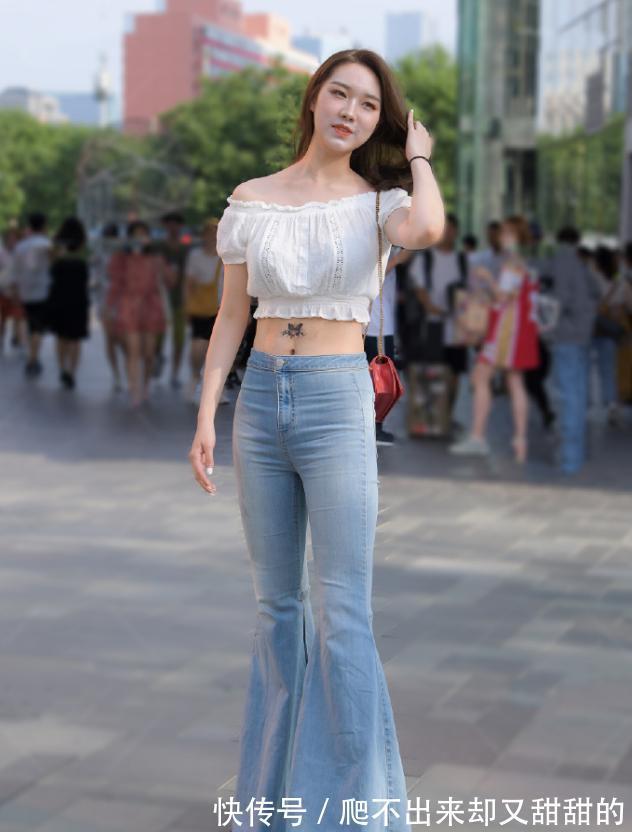 穿搭 高挑女性的穿搭,抹胸装加喇叭裤,简直“秀腿于无形”