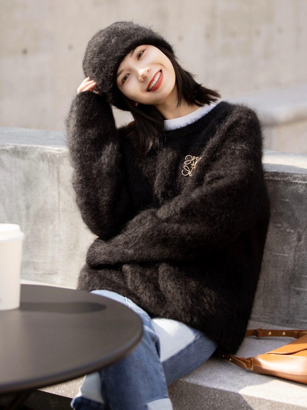 百搭 这些才是“毛衣”的高级穿法,柔软舒适又百搭,轻松穿出气质美