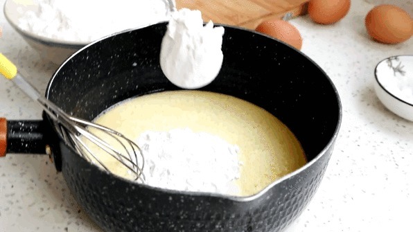 好看|广式早茶“黄金糕”,不用烤箱就能做,像鱼翅像蜂窝,好看又好吃