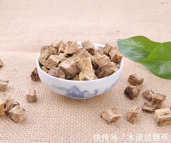 涌泉穴|牢记中风9大先兆，识别中风只需10秒！1个妙招，远离中风