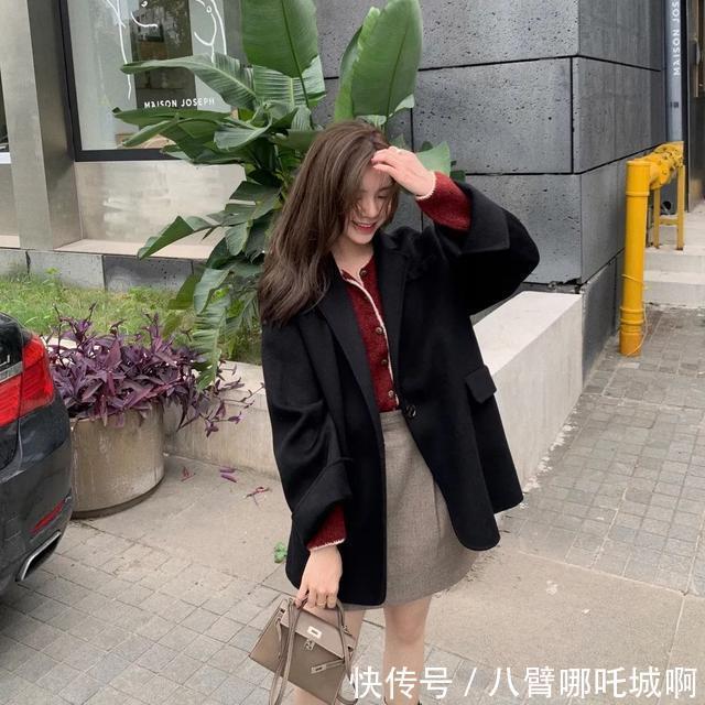 可盐可甜|可盐可甜的早秋搭配,针织衫让你全年美cry!