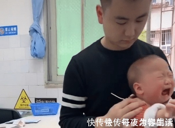 打针|“最惨宝宝”打预防针火了,一个哭得稀里哗啦,一个笑得合不拢嘴