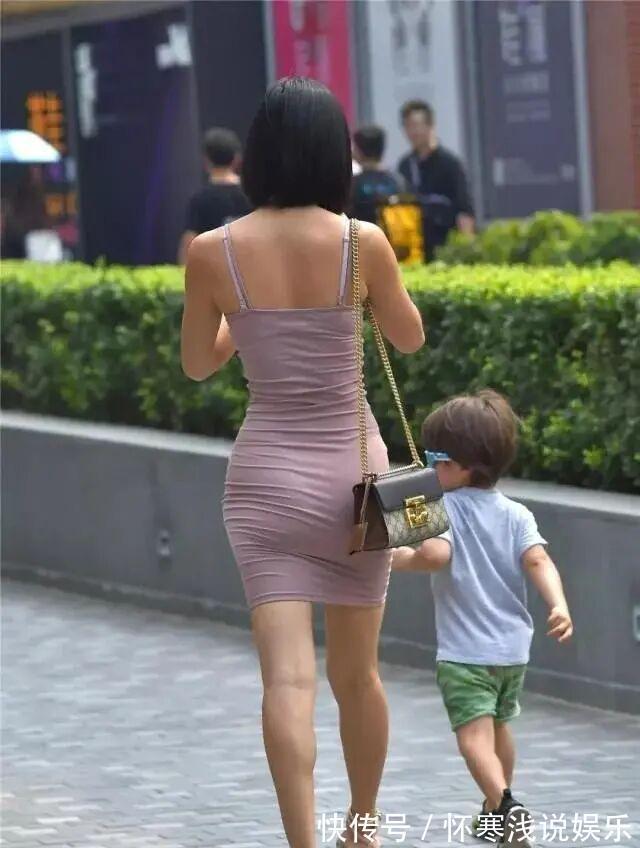 深焦糖色 连衣裙的穿着彰显简约利落气质,婉约不失时尚