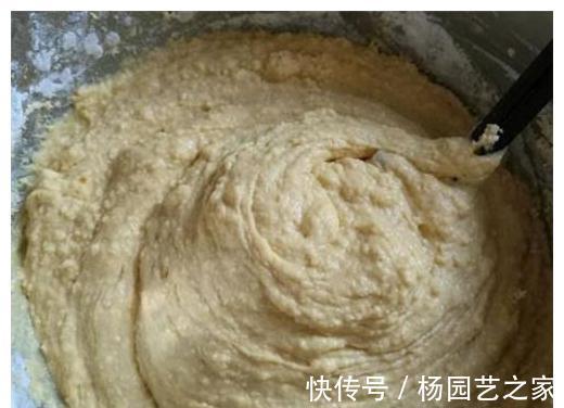 面粉|1根胡萝卜，半碗面粉，锅里一蒸，出锅松软香甜，一盆不够吃