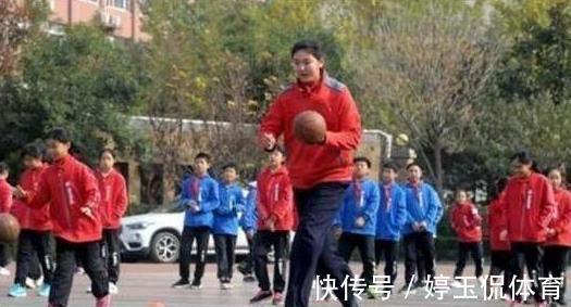 姚明|中国女篮迎来巨无霸新星！预测身高2米30，十年内可再现姚明时代