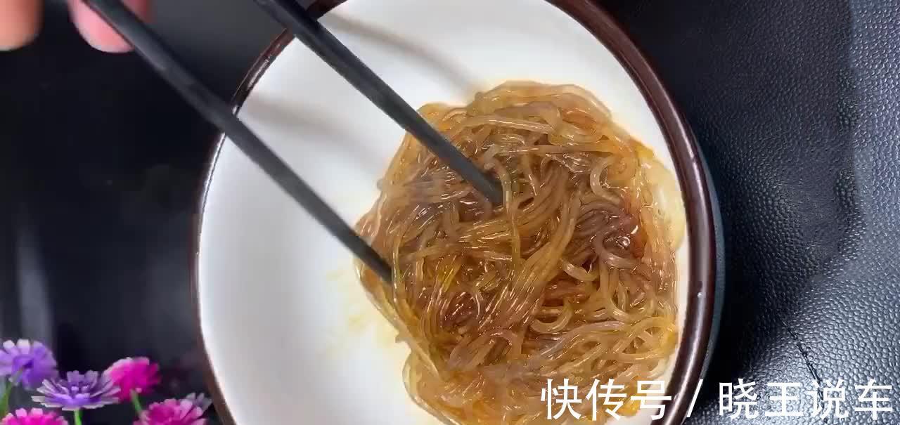 豆芽怎么做好吃？试试家常版炒合菜，鲜香味美酥脆诱人