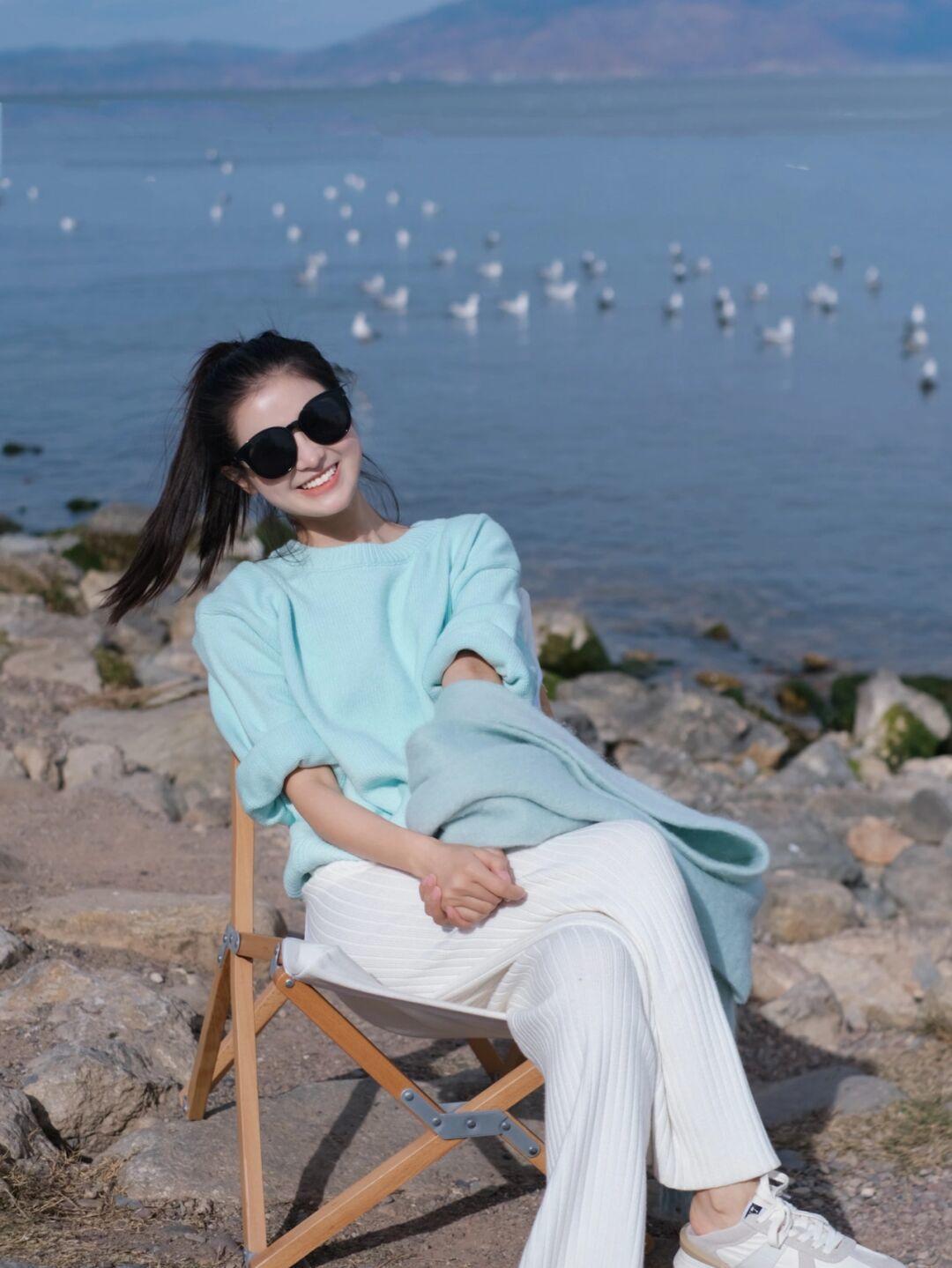 身材 哪怕你没有身材上的焦虑,也别穿紧身衣,这4款毛衣够你用