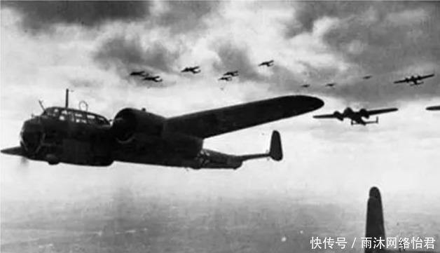 科佩茨中将|二战,敌人空袭,此国上千架飞机不战而亡,指挥官只要求放过家人