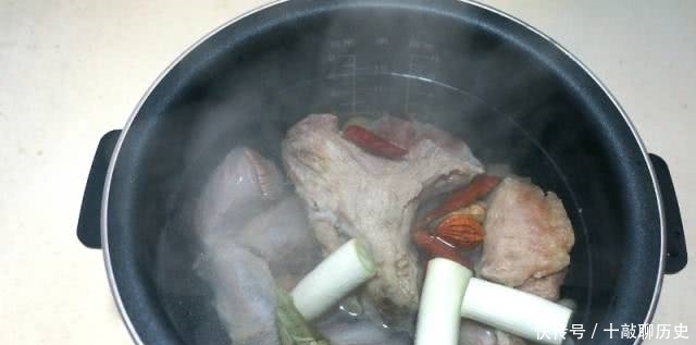 吃这肉,只长劲不长膘,筋道耐嚼,酸辣味醇!