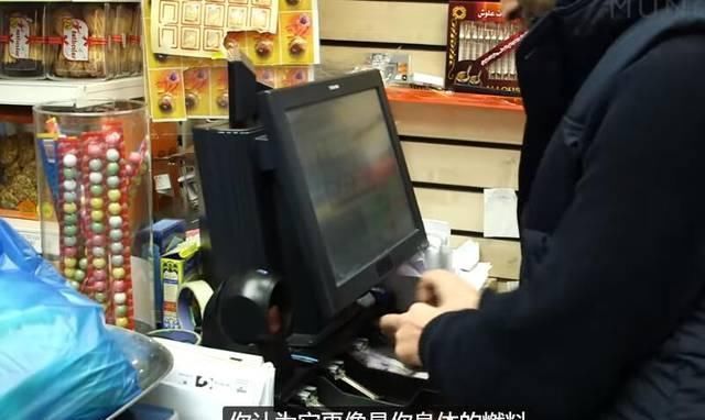 英国|英国最强女性健美运动，曾获业余世界健美冠军，每隔三小时吃一餐