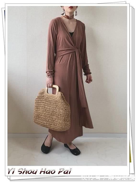 搭配 轻松而时尚，显瘦有气质裹身裙的搭配示范，谁穿谁美