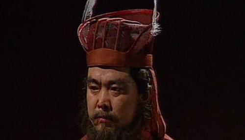 三国演义|刘备关羽张飞同时参战，不仅未能挽回败局，刘备差点搭上性命